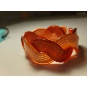 VINTAGE RARE CLEAR 2 TONE PEACH ENAMEL CARVED LUCITE BRAIDED TWISTED BRACELET